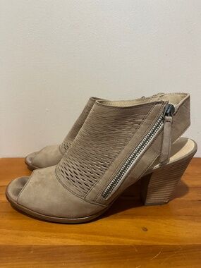 Paul Green Willow Peep Toe Sandals Heels Size 8 comfort Designer